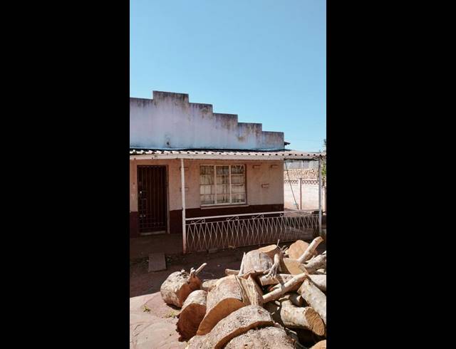 2 BEDROOM HOUSE FOR SALE IN LENASIA